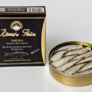 Petites sardines à l'huile d'olive ramon pena en conserve.
